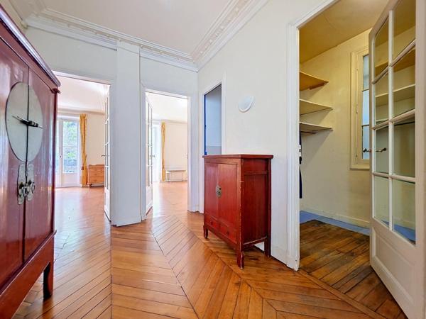 Appartement Haussmanien 4 chambres et balcon