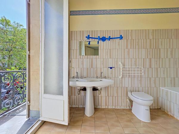 Appartement Haussmanien 4 chambres et balcon