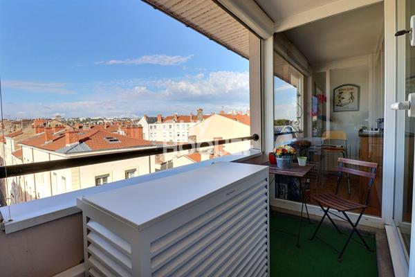T5 en duplex comme une maison sur les toits - Saxe Gambetta