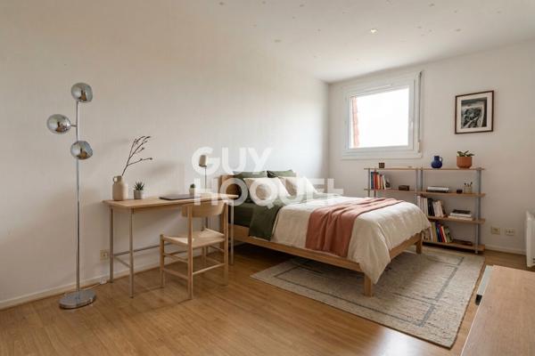 T5 en duplex comme une maison sur les toits - Saxe Gambetta