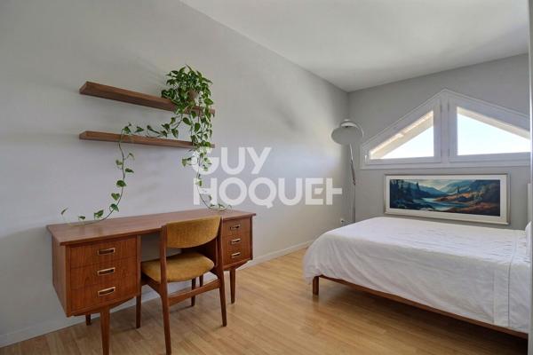 T5 en duplex comme une maison sur les toits - Saxe Gambetta