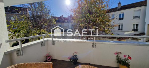 Dans le prisé secteur Saint-Thomas, découvrez ce vaste T4 de 91 m² entièrement rénové, lumineux et fonctionnel, avec terrasse exposée sud/ouest et box fermé. Un bien rare alliant confort, modernité et proximité immédiate des commodités. À visiter sans tarder !