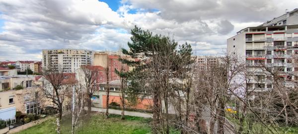 Appartement
         3 pièces
        - 88 m² 498 000 € *