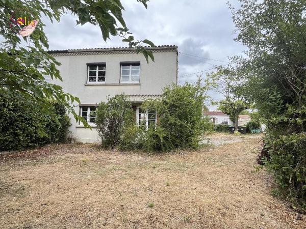 Pavillon à rénover avec 3 chambres et jardin ! Situé ...