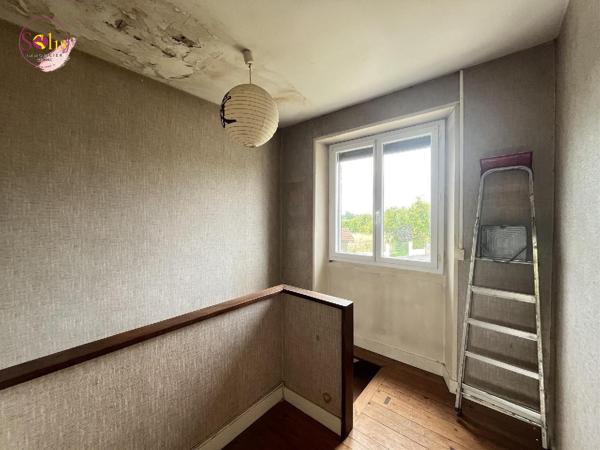 Pavillon à rénover avec 3 chambres et jardin ! Situé ...