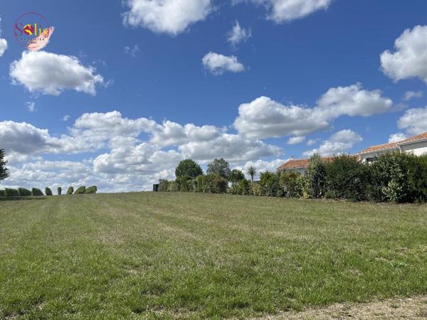Terrain constructible de 1500 m² avec vue dégagée ...