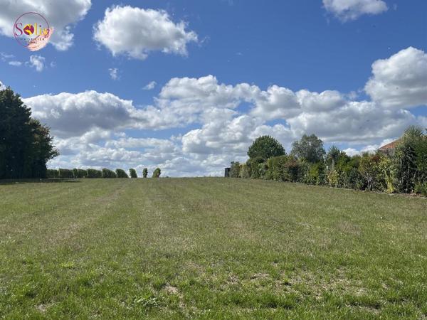 Terrain constructible de 1500 m² avec vue dégagée ...