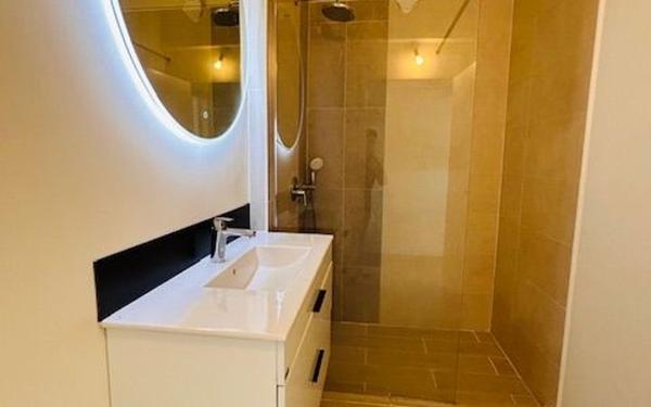 Maison à louer    7 pièces •  Petit-Bourg