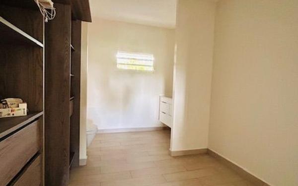 Maison à louer    7 pièces •  Petit-Bourg