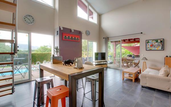 Maison à vendre    4 pièces • 114 m2 Ustaritz