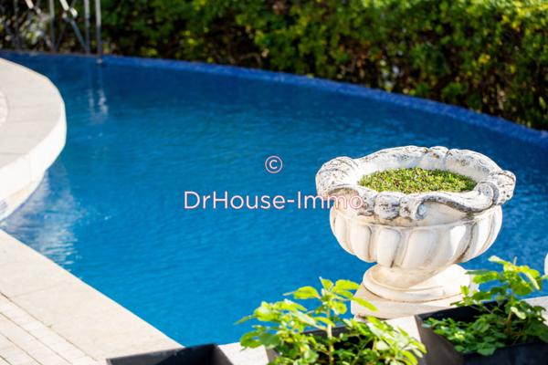 Maison à vendre 6 pièces de 300 m²