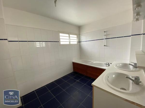 Appartement à louer 5 pièces 129.05m² Saint-Denis (97400)