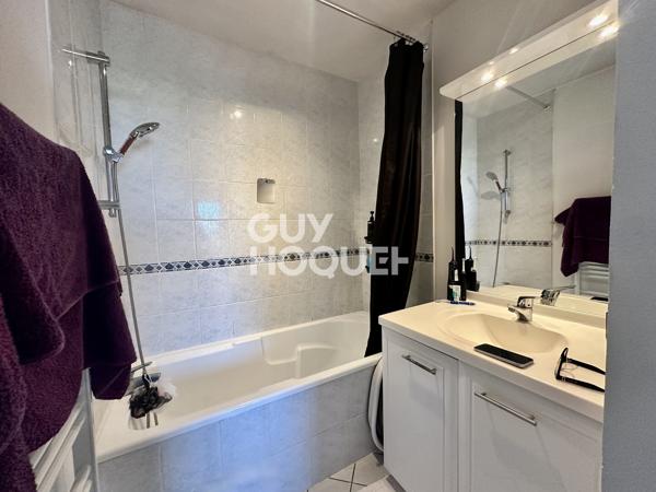 Appartement T2  avec garage et cave en location à DECINES CHARPIEU