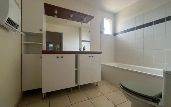 Maison à louer    4 pièces •  Montrabé