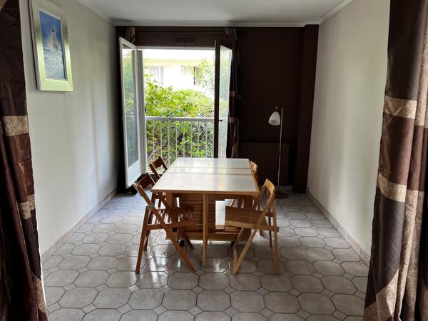 Appartement à Magny-les-Hameaux 78114