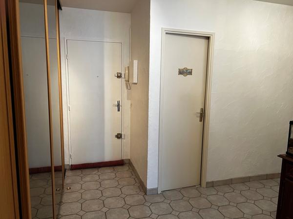 Appartement à Magny-les-Hameaux 78114