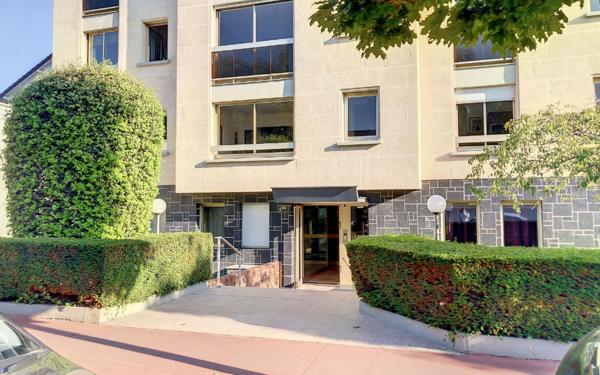 Appartement à louer    1 pièce •  La Varenne - Saint-Maur-des-Fossés