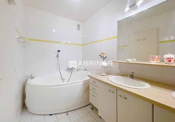 Magnifique appartement T4 situé dans une résidence de grand standing MARCQ EN BAROEUL