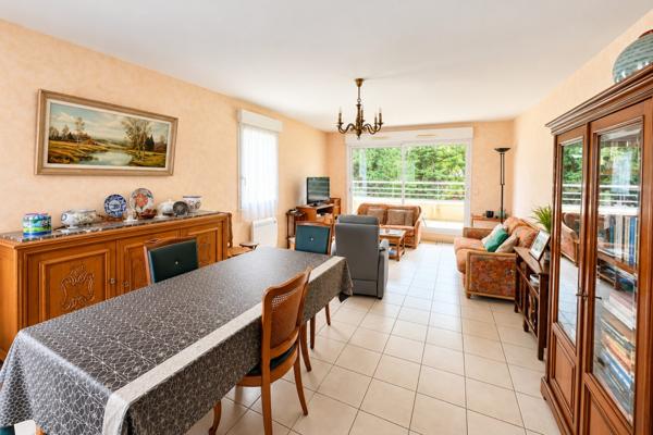 A VENDRE – Vannes Ouest Appartement 3 chambres Terrasse 2 garages
