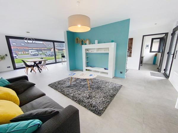 VILLA D'ARCHITECTE BÂTIE SUR 990 M² COUTICHES