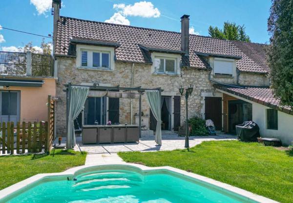 Maison ancienne - Souillac SOUILLAC, Maison 4 chambres, Gite, piscine et jardin.