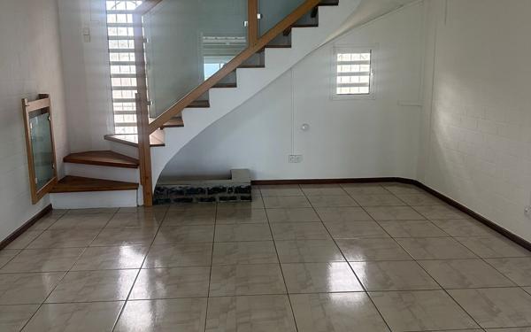 Maison à louer    5 pièces •  Dzaoudzi