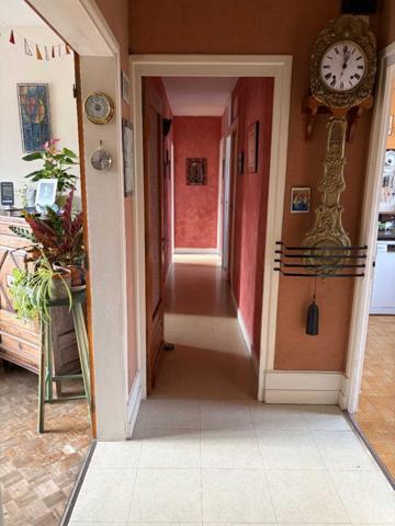 Maison ancienne - Perigueux Immeuble de rapport évolutif de 200 m2 habitable avec garages, jardin et potentiel d’aménagement