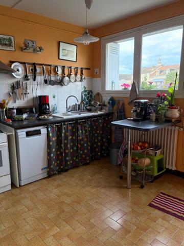 Maison ancienne - Perigueux Immeuble de rapport évolutif de 200 m2 habitable avec garages, jardin et potentiel d’aménagement