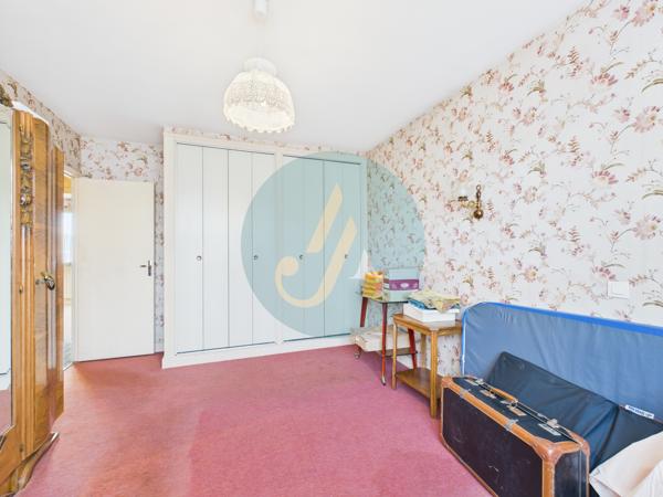 Fourchambault (58600) Pavillon sur sous-sol 186m2 avec 5 chambres et terrain clos