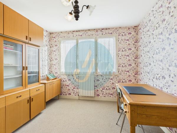 Fourchambault (58600) Pavillon sur sous-sol 186m2 avec 5 chambres et terrain clos