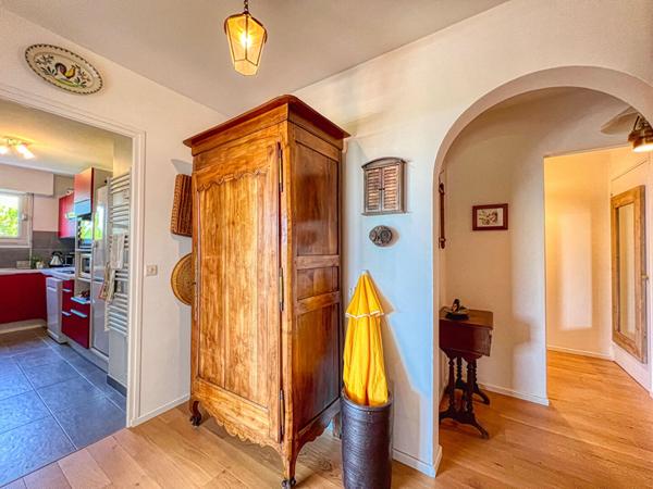 17200 ROYAN ROYAN - Superbe Appartement avec Aperçu Mer - Résidence de Standing au Coeur de Ville