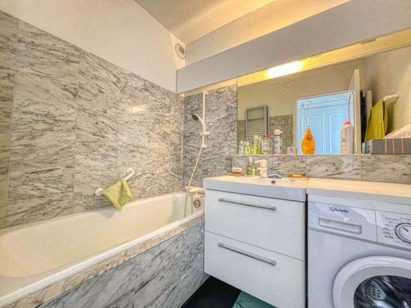 17200 ROYAN ROYAN - Superbe Appartement avec Aperçu Mer - Résidence de Standing au Coeur de Ville