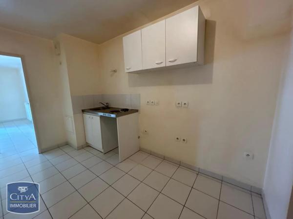 Appartement à louer 1 pièce 27.31m² Évry-Courcouronnes (91000)