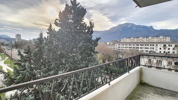 A VENDRE-Très beau T3 Climatisé. Marcelin Berthelot avec de belles terrasses, belles vues