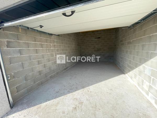 Location parking / box Verniolle - 1 pièce(s) - 22 m² - 100 €/mois