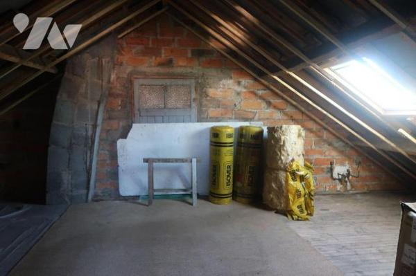 MAISON de 1956,  env. 100m2 hab., à rafraîchir, comprenant :
. en rez-de-sol : garage, chauffe...