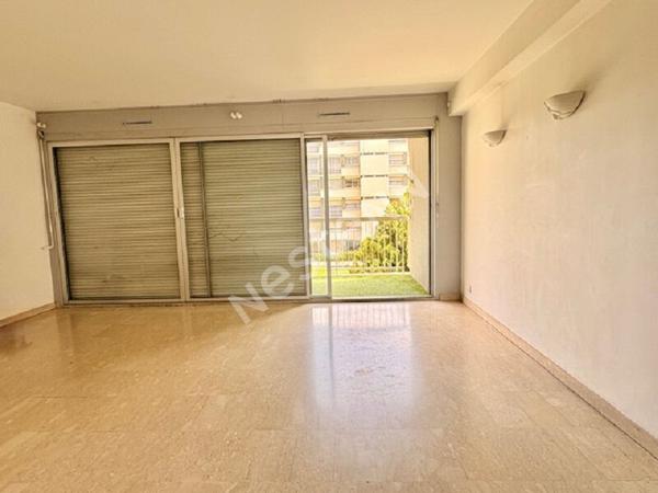 Appartement Marseille 4 pièce(s) 100m² Saint Anne Traversant Terrasse Box en supp