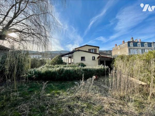 Maison familiale spacieuse au cœur de Saint-Jean-de-Muzols, terrain clos de 781 m²