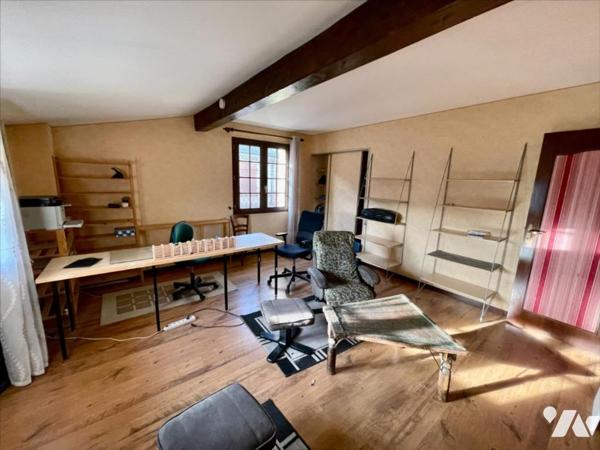 Maison familiale spacieuse au cœur de Saint-Jean-de-Muzols, terrain clos de 781 m²