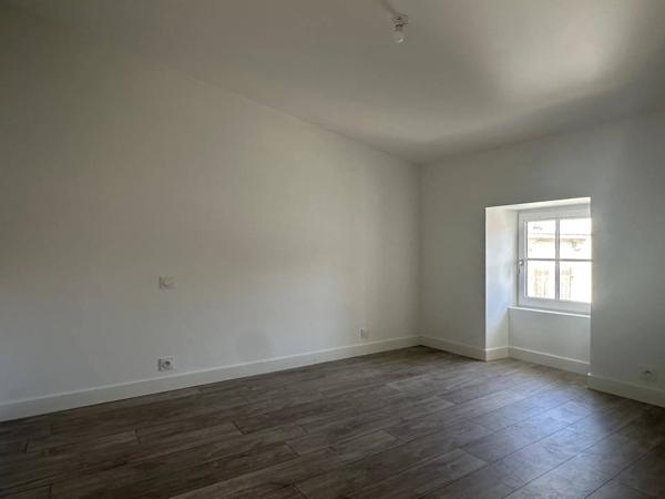 T3 – 62,10 m² + caves 32,10 m² – 2e étage – Centre Saint-Jean-d’Angély