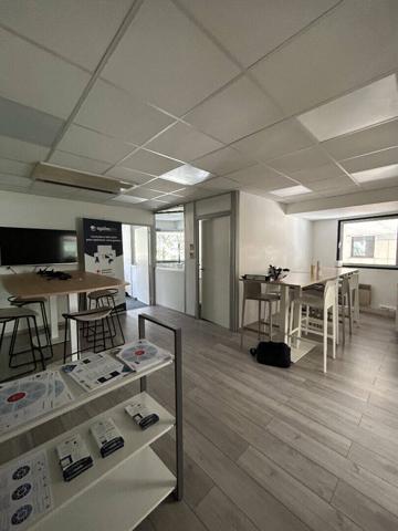 Local commercial 91 m² LYON