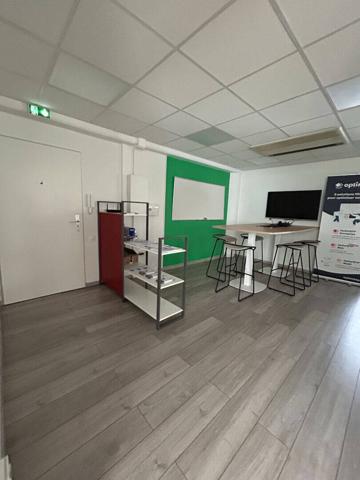 Local commercial 91 m² LYON