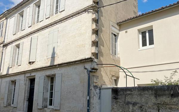 Maison à vendre    6 pièces •  Angoulême