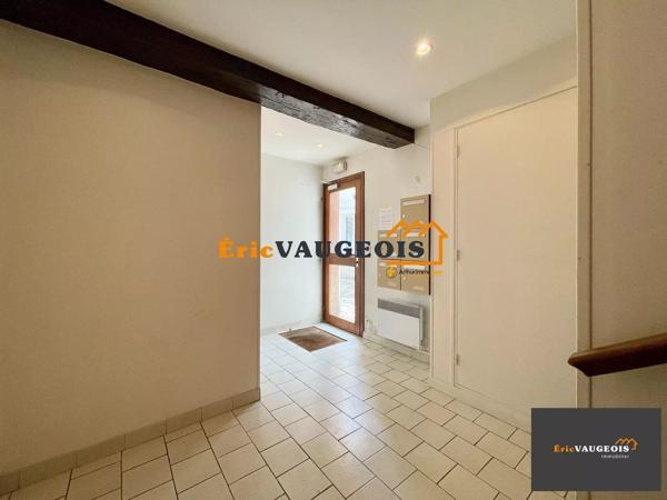 Location                                                      Appartement
                        
                     4 pièces                      91 m2                     à Coulommiers