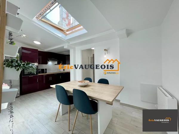Location                                                      Appartement
                        
                     4 pièces                      91 m2                     à Coulommiers