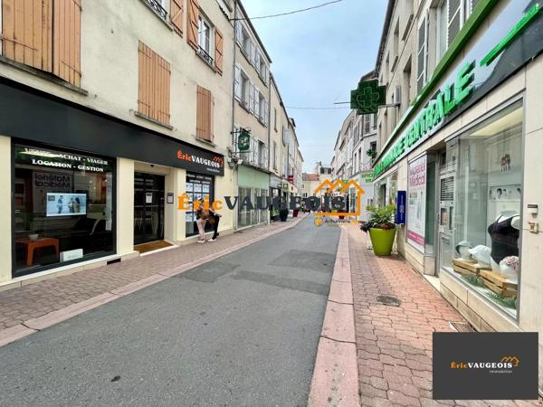 Location                                                      Appartement
                        
                     4 pièces                      91 m2                     à Coulommiers