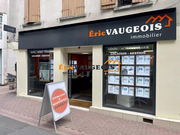 Location                                                      Appartement
                        
                     4 pièces                      91 m2                     à Coulommiers
