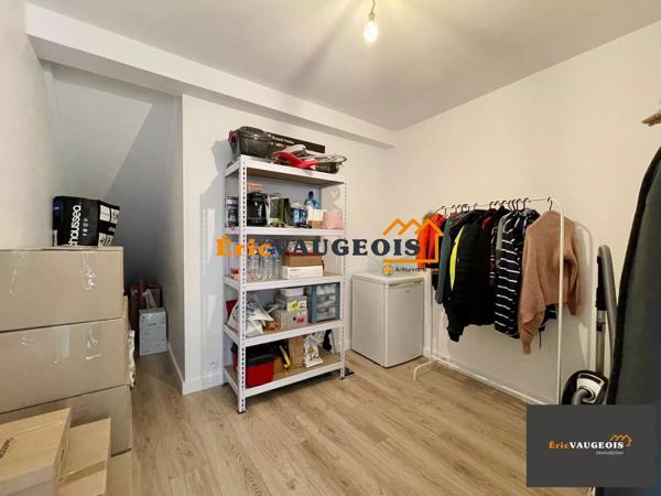 Location                                                      Appartement
                        
                     4 pièces                      91 m2                     à Coulommiers