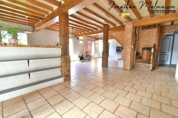 Conches-en-Ouche – Ensemble immobilier avec multiples possibilités