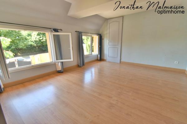 Conches-en-Ouche – Ensemble immobilier avec multiples possibilités